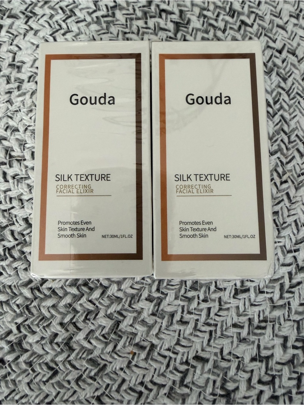 Gouda Silk Texture Correcting Facial Elixir - White with Brown Trim (Set of 2)